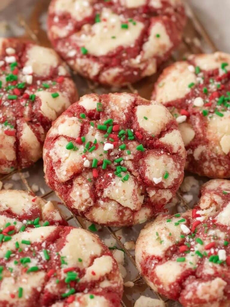 Irresistible Christmas Crack Cookies