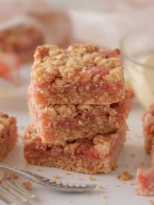 Strawberry Oatmeal Crumble Bars