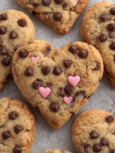 heart shaped chocolate chip cookies for valentine's day